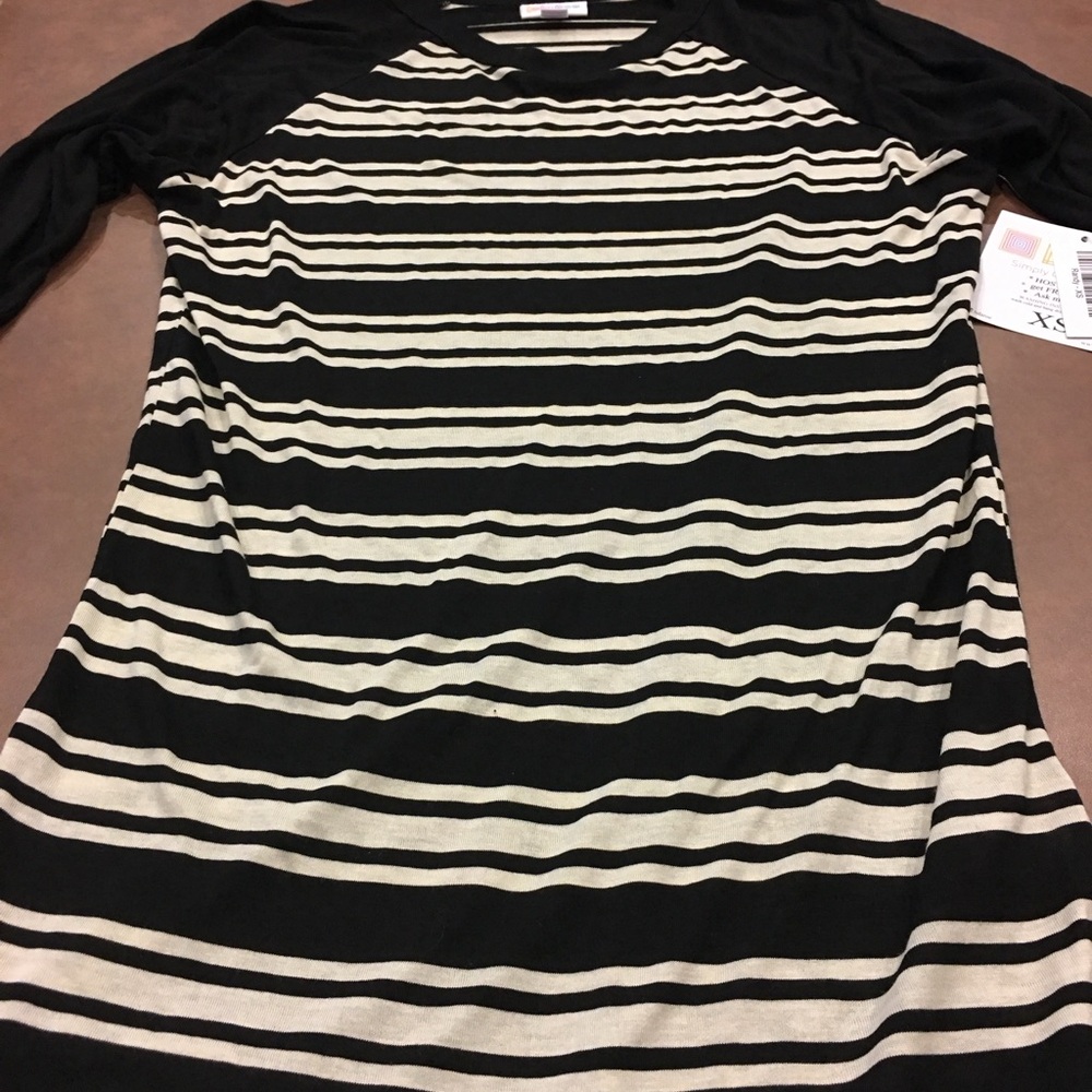 LulaRoe Randy Top - Picture 3 of 3